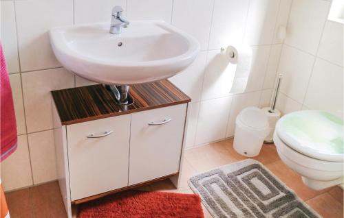 Bathroom, Stunning apartment in Khlungsborn with 1 Bedrooms and WiFi in Kuhlungsborn Ost