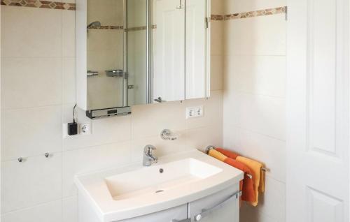 Stunning apartment in Dagebüll w/ 2 Bedrooms - image 14