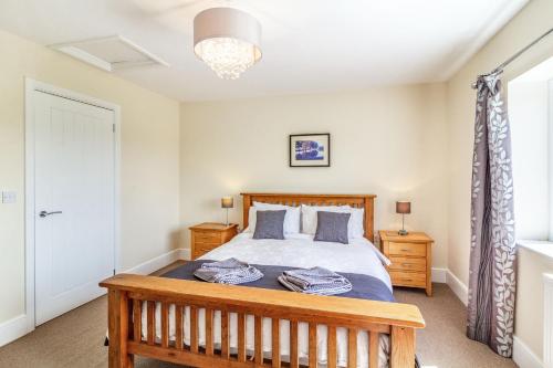 2 Stanley Villas - image 7