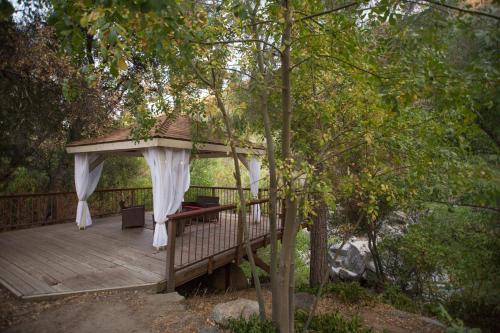Quiet Mind Lodge, Retreat & Spa Sequoias