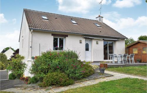 Awesome Home In Marcey-Les-Grèves With Wifi