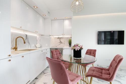 One-Bedroom Apartment image 10