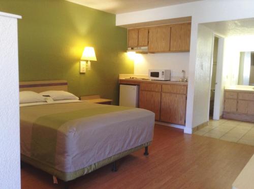 Motel 6 Hemet, CA – Hemet, CA