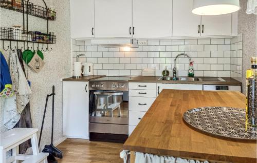 2 Bedroom Beautiful Home In Kllby