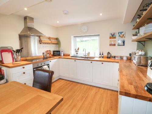 ทัศนียภาพภายนอกโรงแรม, The Old Cowsheds in เอลตัน