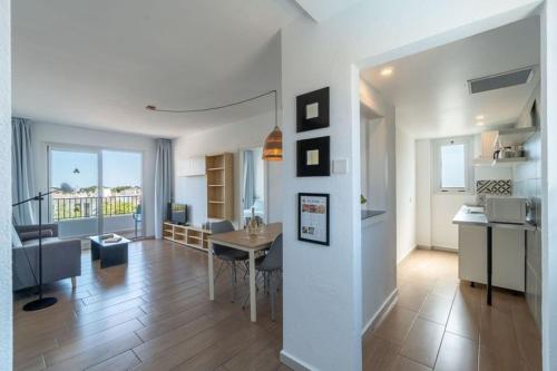 Apartaments La Perla Negra Room Type - Comfort Two-Bedroom Apartment with Terrace