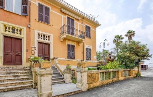 Stunning Apartment In Chiavari With Wifi And 2 Bedrooms