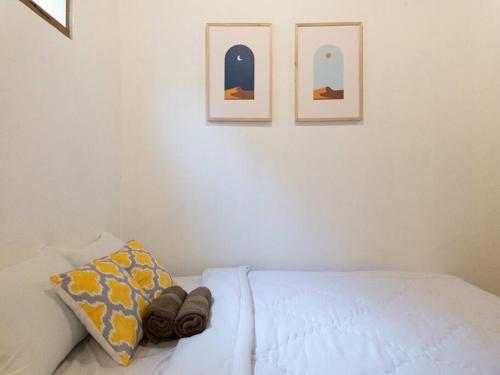 Omah Joho Guesthouse - Tap to explore photos