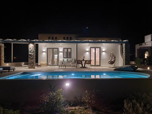 Isalos Villas with private pool, sleeps 4