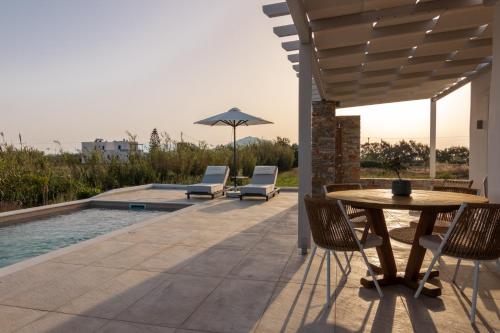 Isalos Villas with private pool, sleeps 4