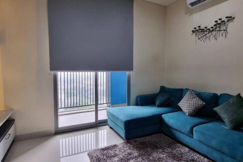 Apt Pejaten Park Residence 2 BR Grey dgn Netflix, Bathub, Pool Jakarta