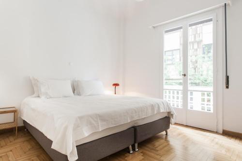 Elegant 2 Bedroom 2 Bathroom Apartment in Athens Vibrant Centre! VL5, Афины (фото 10)