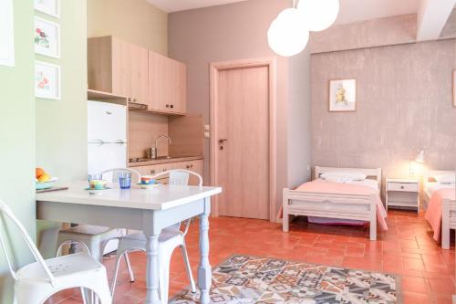 Dimitra's Garden - Holiday Apartments - image 4