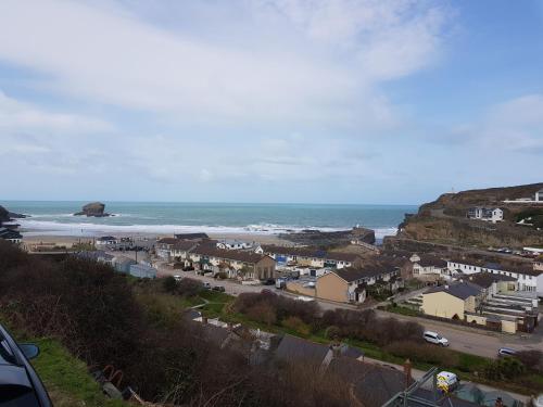 Tuvākā izklaides vieta, Cornish Skies Glamping in Troon (Cornwall)