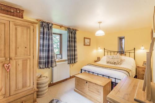 Berts Cottage - Tap to explore photos