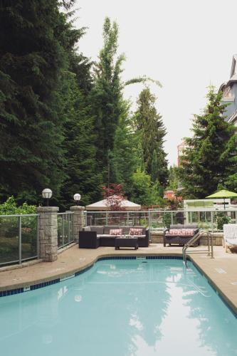 Summit Lodge Boutique Hotel Whistler - image 3