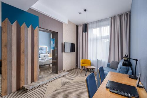 room detail thumbnail 1