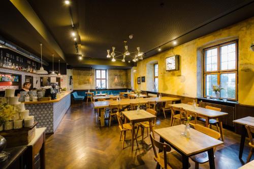 Bar/ Salón, Hotel Luis in Innenstadt