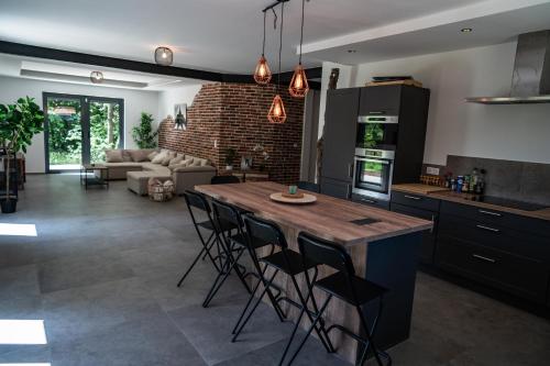 Maison de campagne élégante et conviviale gîte à louer Forêt de Chaux