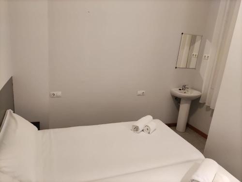 Hotel Monegal - image 7