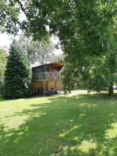 Treehouse op het platteland van Huize Ouwervelden in Wouwse Plantage