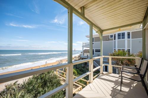 Oasis Beach House 2 Bedrooms Sleeps 6 Beach Front HDTV WiFi - image 2