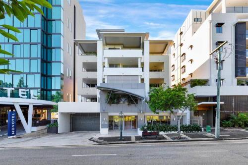 South Brisbane two beds two baths one parking
