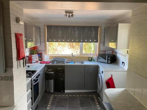 Inviting 3-Bed House in Inverness - image 12