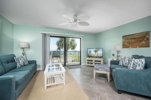 Sea Dancer 210, 2BR, Beach Front, Pool, Wi-Fi, Sleeps 6