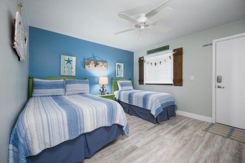 Sea Dancer 210, 2BR, Beach Front, Pool, Wi-Fi, Sleeps 6