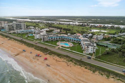 Sea Dancer 210, 2BR, Beach Front, Pool, Wi-Fi, Sleeps 6