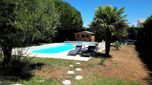 Gîte 3 étoiles 300m plage piscine privée grand jardin