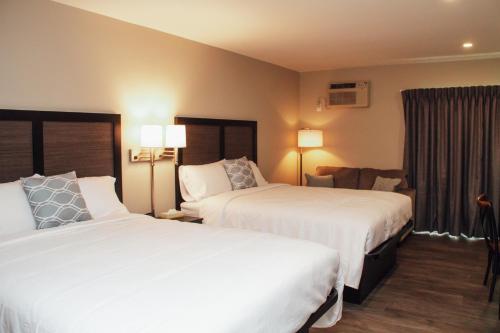 Country Squire Inn and Suites