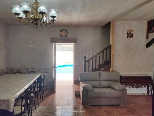 Casa Rural Baños del Rey con piscina climatizada (Casa Rural Banos del Rey con piscina climatizada) in Vega de Santa Maria