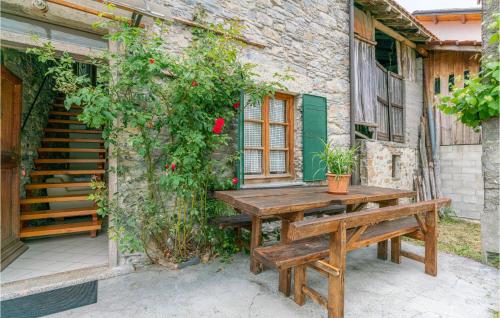 Pet Friendly Home In Loco Di Rovegno With House A Panoramic View