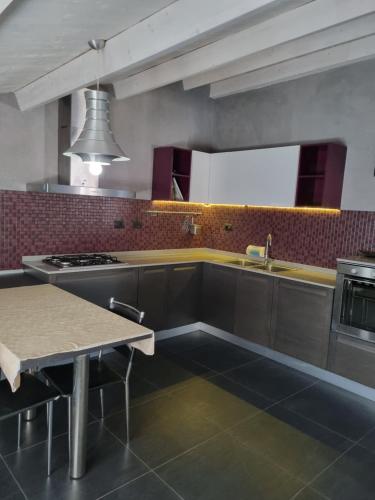  AnThoS, casa con giardino a pochi minuti da Alghero in Putifigari