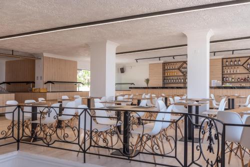 Azure Mare Hotel - image 7