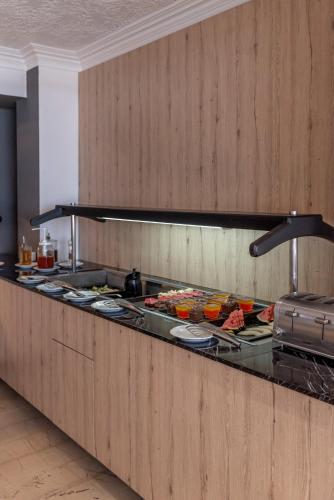 Azure Mare Hotel - image 12