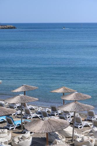Azure Mare Hotel - image 4