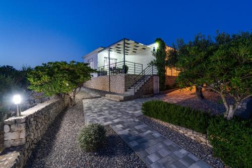  Holiday House Josip in 22203 Ražanj