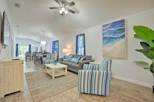 St Augustine Beach Cottage Walk to Water! in St. Augustine, USA