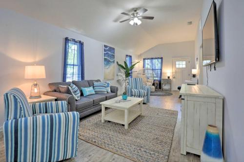 St Augustine Beach Cottage Walk to Water! in St. Augustine, USA