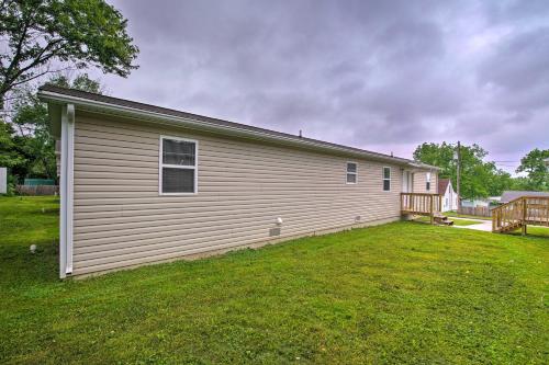 Comfy West Plains Home Less Than 1 Mi to Main Street!