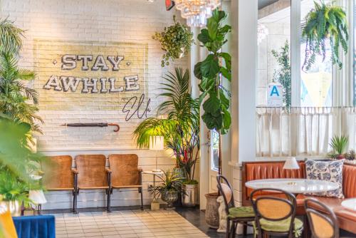 Restaurant, Sixty Beverly Hills Hotel in Beverly Hills