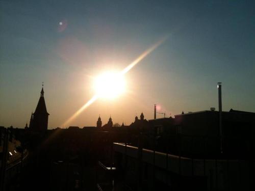 Penthouse-Wohnung - Balkon - Dachterrasse - Zentrum, Núremberg (foto 7)