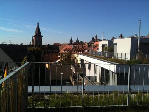 Penthouse-Wohnung - Balkon - Dachterrasse - Zentrum, Núremberg (foto 8)