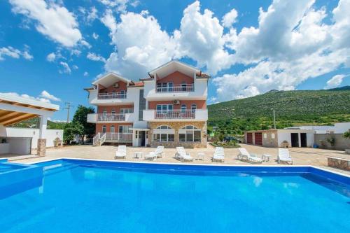 Villa ATL largest private pool in Bosnia - Accommodation - Blagaj