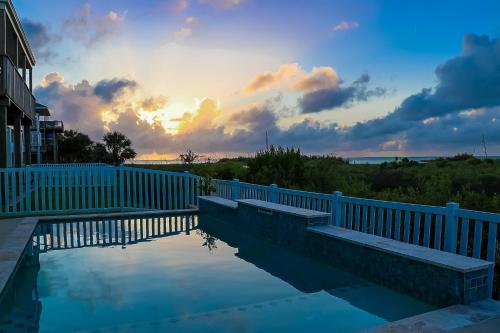 Casa Del SolGreat views and a Pool in Isla Del Sol – khách sạn tại Terramar Beach
