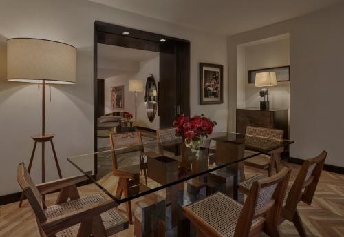 Food and beverages, Sixty Beverly Hills Hotel in Beverly Hills