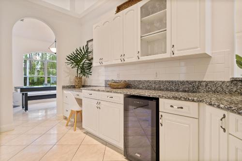 VILLA LAS PALMAS Beautiful Fenced-in Pool Home with Spa- Sleeps 8 in Flagler Beach, USA